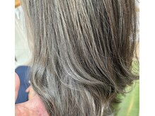 ブローチ ヘア(brooCH hair)の雰囲気（脱白髪染めからのミルフィーユカラー）