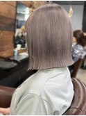 ミルクティベージュ　透明感カラー　切りっぱなしボブ　透明感