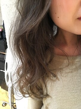 ヘアサロン アティリー(Hair Salon Attirer) 西梅田/ボブ/グレーベージュ/白髪ぼかし/ハイライト/ベージュ