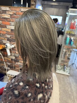 ルーナヘアー(LUNA hair) バレイヤージュ マットベージュ ブリーチ ハイトーン 10代20代