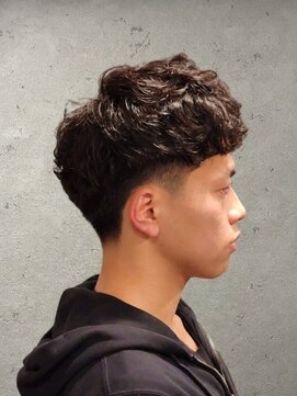 ワンワンオー バーバーショップ 長浜店(@110 BARBER SHOP) 2ブロック・スペインカール