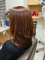 ウイバイファースト(u'i by first)&nbsp;ナチュラルなくびれで魅せる大人ミディアム