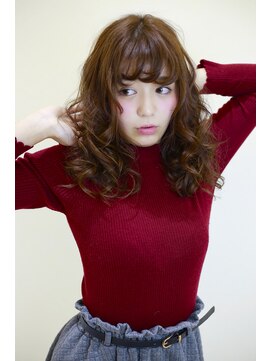 クラウン ヘアー(CLOWN hair) コテでつくるドーリーヘア