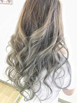 アンフィニワイズ ウェルディ長泉店(Infini-Y's) ミルクティー3Dグラデーションシルバーアッシュ