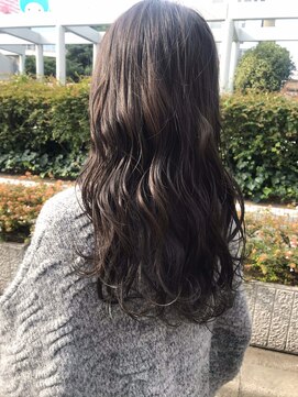 フロート 小阪店(float) アッシュグレー_エアリーミディ 黒髪 ホワイトアッシュ