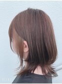ベージュ系インナーカラー×ミディアム