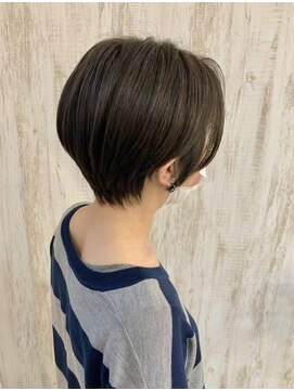 エストレーラ(estrela) 『estrela』大人可愛い30代40代50代 丸みくびれショート