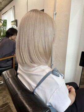 イット(it.) kana ケアブリーチ ホワイトブロンド