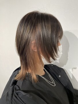 ニューアール(Nr) ウルフカット/インナーカラー/ミルクティーベージュ