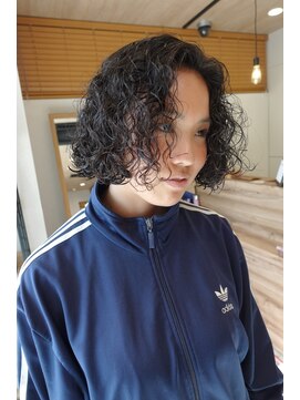 ミューズ バイ ケンジ(MUSE by KENJE) 重めボブcurly