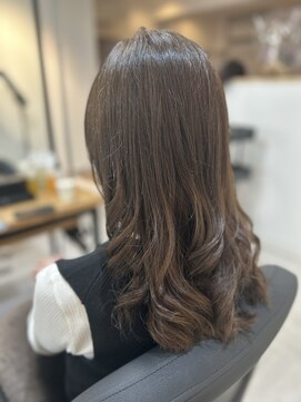 エフフォーユアヘアー(F for your hair) レイヤースタイル オリーブカラー