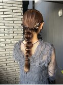 あみおろし風 結婚式 お呼ばれヘアセット 顔周り 透明感カラー