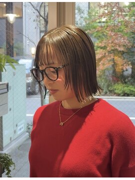 アイノア シノン 神保町(AInoa sinon) 同じ色でも艶があるだけで印象は変わる/ミルクティーブラウン