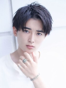 束感ショートアップバング刈り上げツーブロック黒染め