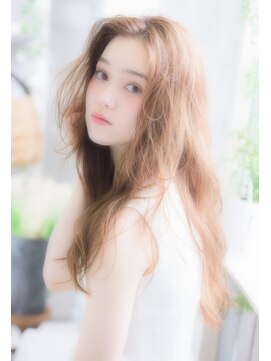 アイビー(Ivy) 透明感のある外国人風ロングヘアー