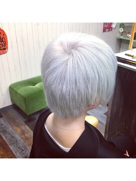 ヘアースペース 練馬店(hair space COCO) ホワイトカラー