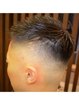 バーニーズ バーバークラブ(BARNEYS BARBER CLUB) スキンフェード
