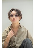 大人気!センター分けパーマスタイル