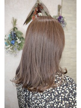 オラ ボーテ(Aura Beaute) 30代40代50代大人かわいい 白髪ぼかし シークレットハイライト