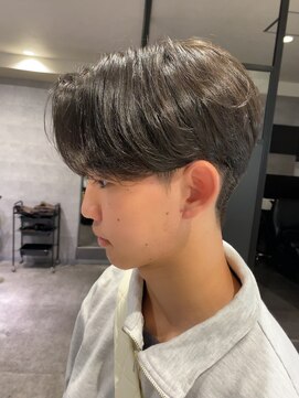 アンダーバーホワイト(_WHITE) ショートセンターパート