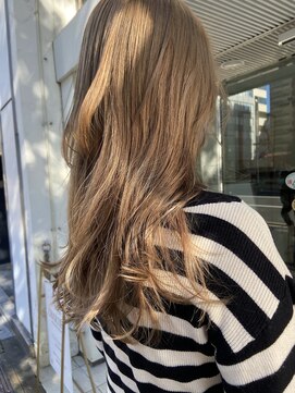 インビテーション(invitation) ハイトーンベージュ・イルミナカラー・ダブルカラー・ブリーチ