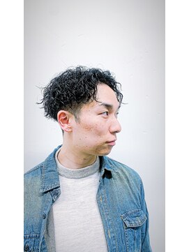 メリケンバーバーショップ フクオカ(MERICAN BARBERSHOP FUK) ハイライトマッシュパーマウルフアッシュブラック