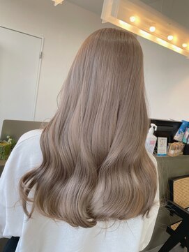 リノショアーズ 元町店(RINOSHORES) 20代30代大人可愛い艶感ミルクティーベージュケアブリーチ
