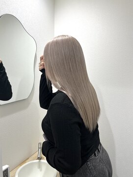 モニカ 栄店(MONIQA) ホワイトベージュ