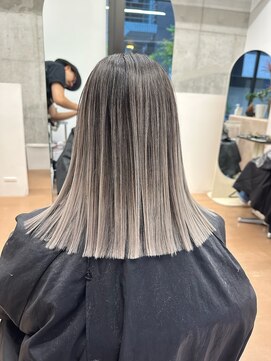 ヌエン 渋谷(NU/EN) 【shou】秋カラー！外国人風バレイヤージュとホワイトグレージュ