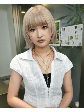 レコ 渋谷(LECO) ミルクティーホワイトベージュレイヤーボブ