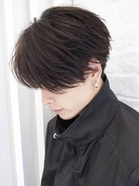 エイド 本店(aid)&nbsp;前下がり毛流れセンターパート束感刈り上げツーブロックビジネス