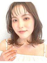 キングスベリー(Hair Relaxation King's Berry)&nbsp;透け感ミディ×外ハネニュアンスワンホンレイヤー