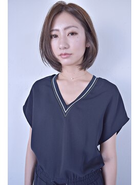 ラダ(Lada) さらっと大人ボブ