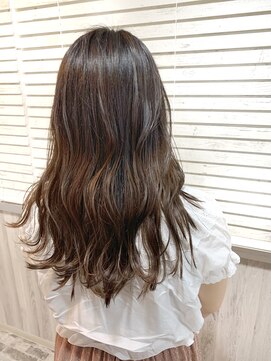 ビーチ ヘア メイク 綱島店(BEACH hair make) ほんのりピンクベージュ/波巻き/キレイめカジュアル/艶感