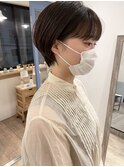 大人可愛い丸みショートひし形くびれ耳掛け20代30代40代ベージュ
