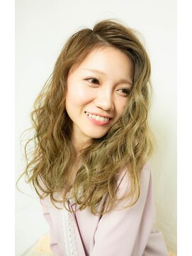 ルアーナ(LUANA) 透明感のあるミルクティーカラーが素敵♪