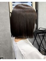 アイユー(ii+U)&nbsp;黒髪ボブ　ショート　髪質改善　切りっぱなしボブ