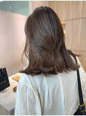 透明感たっぷりオリーブベージュ