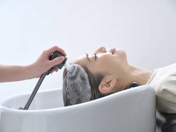 グロウ(GLOW)の写真/『髪の悩みに本気で向き合う』頭皮から美を整えるエイジングケア＊女性ならではのお悩みもお聞かせください