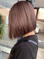 スト 静岡鷹匠(sto) グレージュ切りっぱなしボブ前髪ありミニボブミルクティベージュ