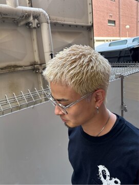 刈部倶楽舞 難波店 スパイキーショート×ブロンド