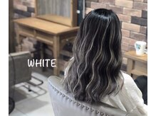 ホワイト 伊勢崎(WHITE)