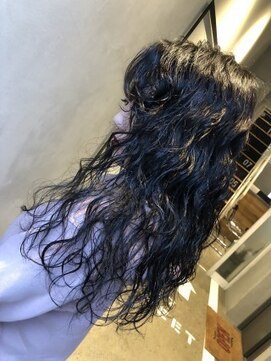 ジーナ(XENA) ウェービーパーマ