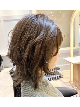 リリー(RILLY) ミディアムウルフ