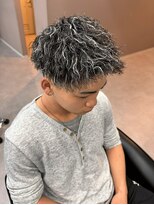 レブ 三条河原町(Reb,) 【ツイストパーマ×ホワイトハイライト】