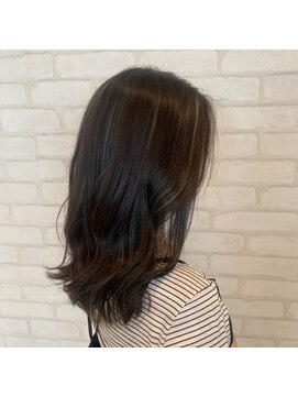 ビスイル 秋葉原店(Vis ill) アッシュグレージュカラーくすみカラー細めハイライト