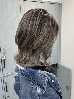 ロテ(LOTE.)の写真/白髪を活かすハイライトでお悩み解消！楽しむ大人のデザインカラー◎[一宮/妙興寺/ハイライト/白髪ぼかし]