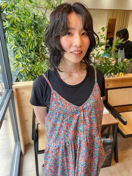 シュプール(SPUR) 小顔レイヤーパーマ大人可愛いセンターパート艶髪ミディアム