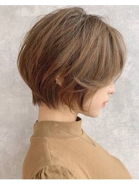 ショートボブ