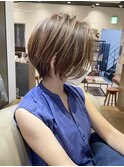 30代40代50代大人ショート髪型丸顔前髪なし似合わせ　安